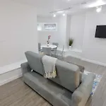 White Brick Retreat - Shaw