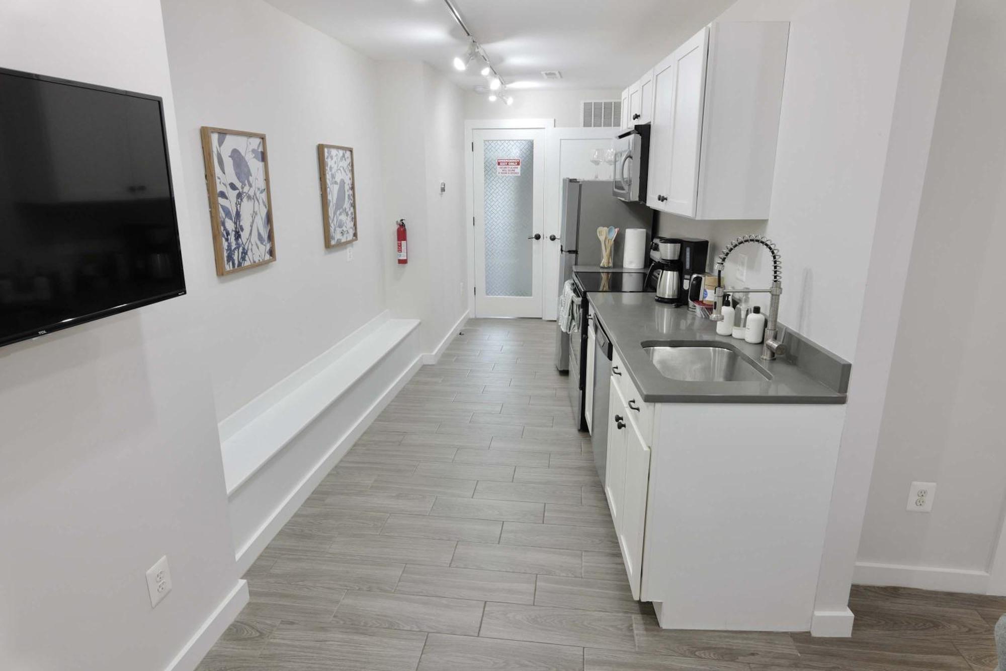 Apartment White Brick Retreat - Shaw *